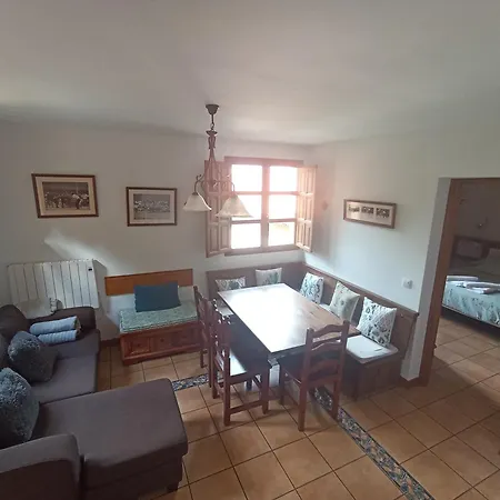 Viviendas Rurales Calderas * Santillana del Mar