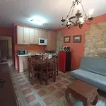Viviendas Rurales Calderas * サンティリャーナ・デル・マル